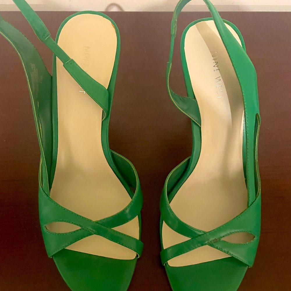 These popping kelly green sandals are quite eye catching